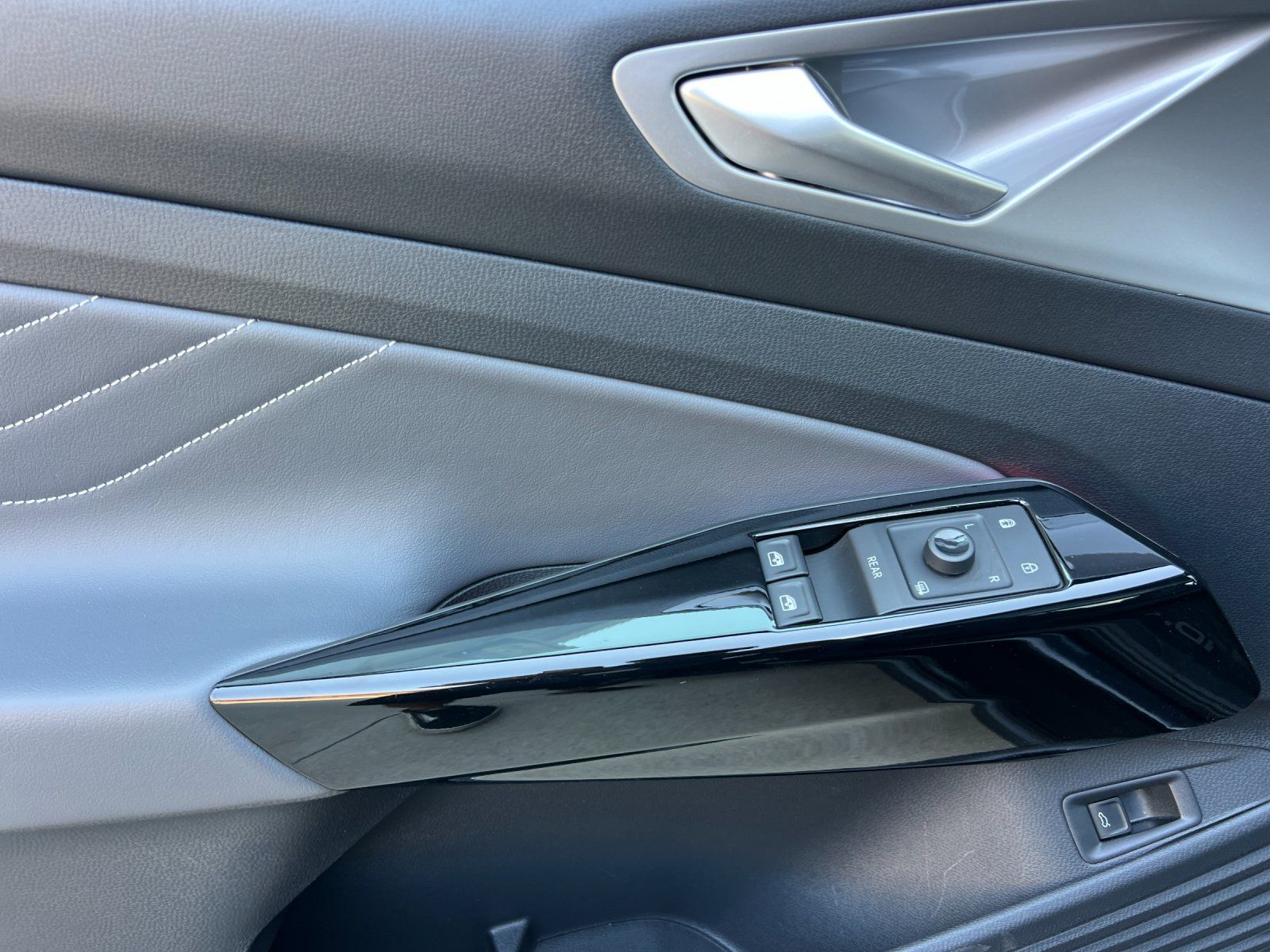 2023 Volkswagen ID.4 S — foto completa 11 de 29