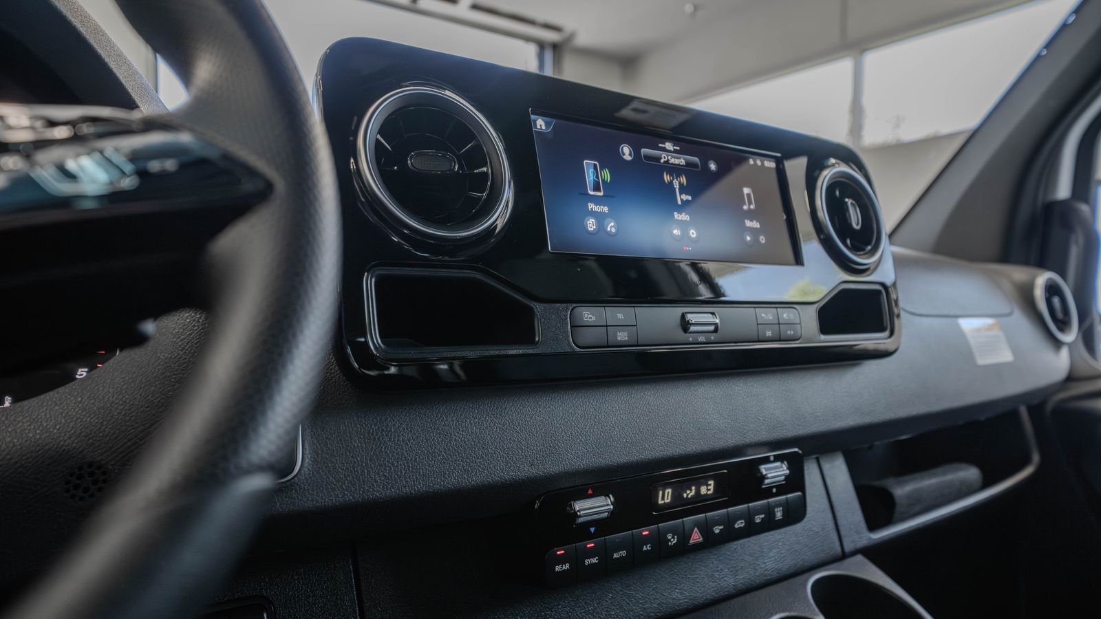 2025 Mercedes-Benz Sprinter 2500 Passenger 170 WB — foto completa 34 de 35
