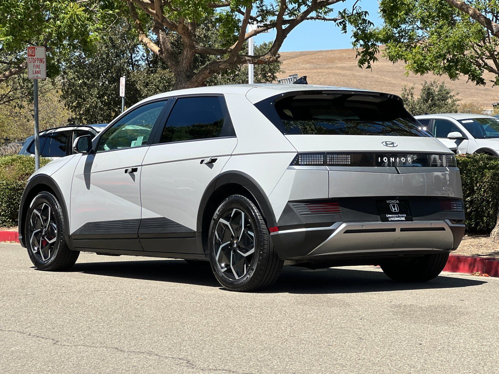 2024 Hyundai IONIQ 5 SEL — full photo 4 of 29