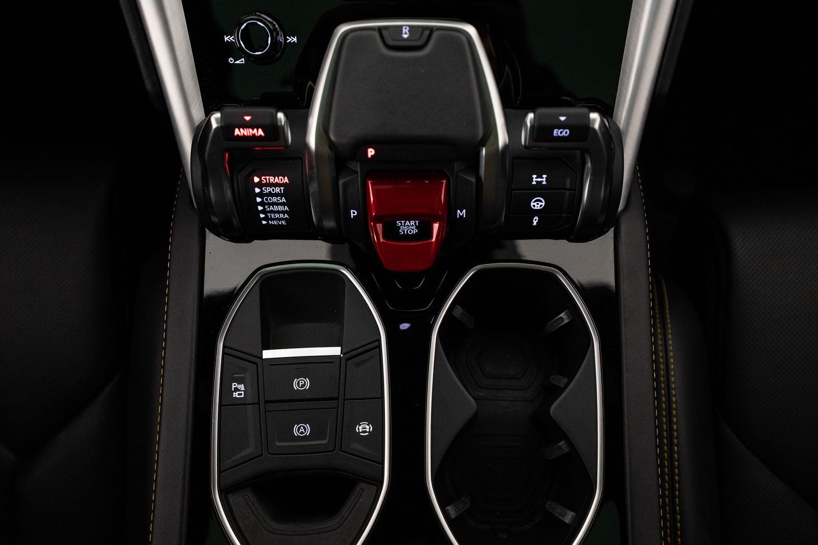 2020 Lamborghini Urus — foto completa 41 de 53