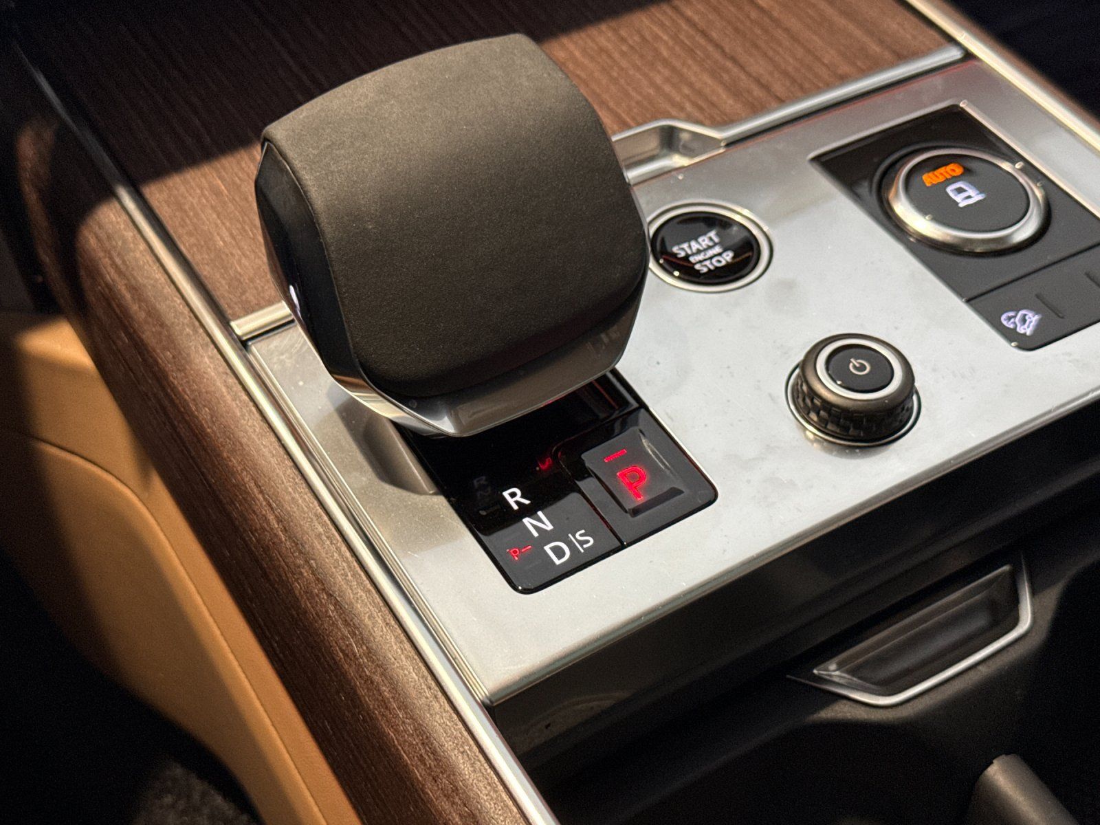 2023 Land Rover Range Rover SE — foto completa 22 de 30