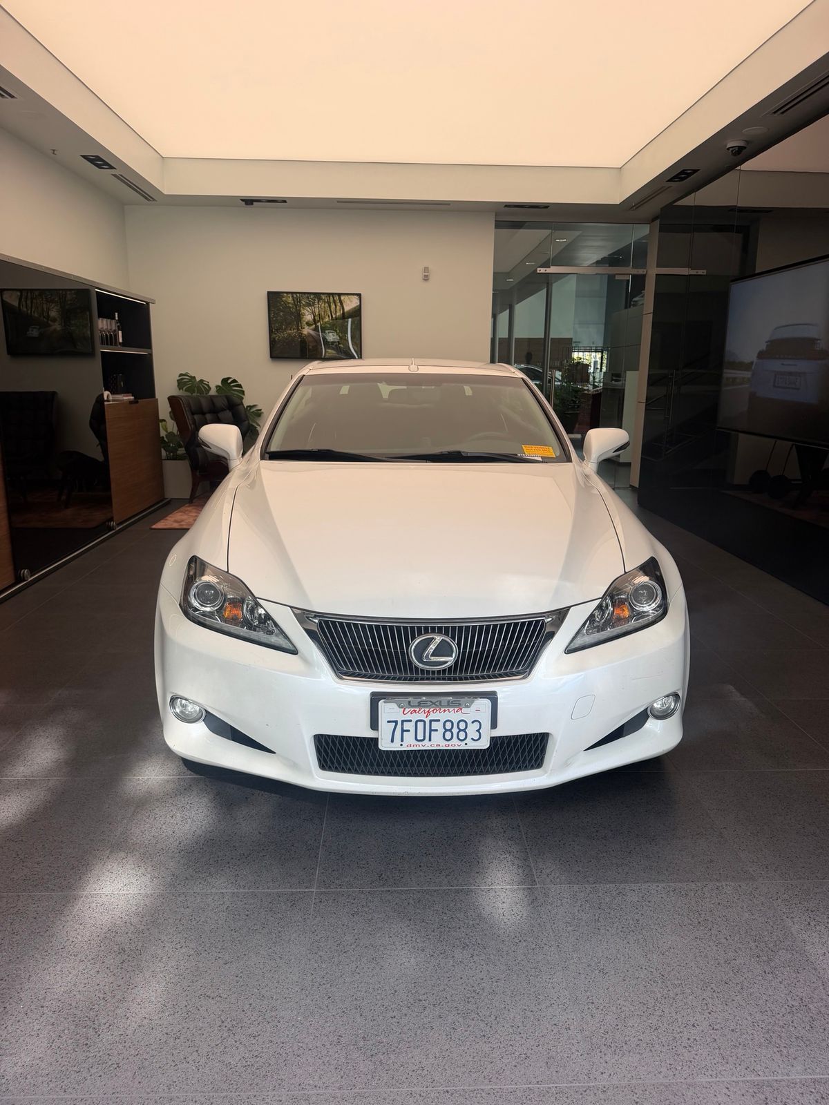 2014 Lexus IS 250 C — full photo 1 of 9