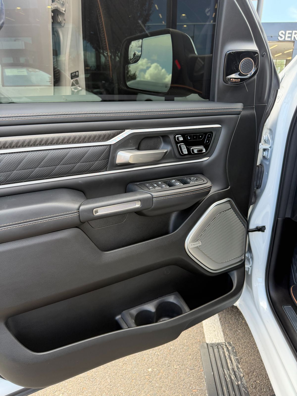 2026 Ram 1500 Tungsten — full photo 7 of 8