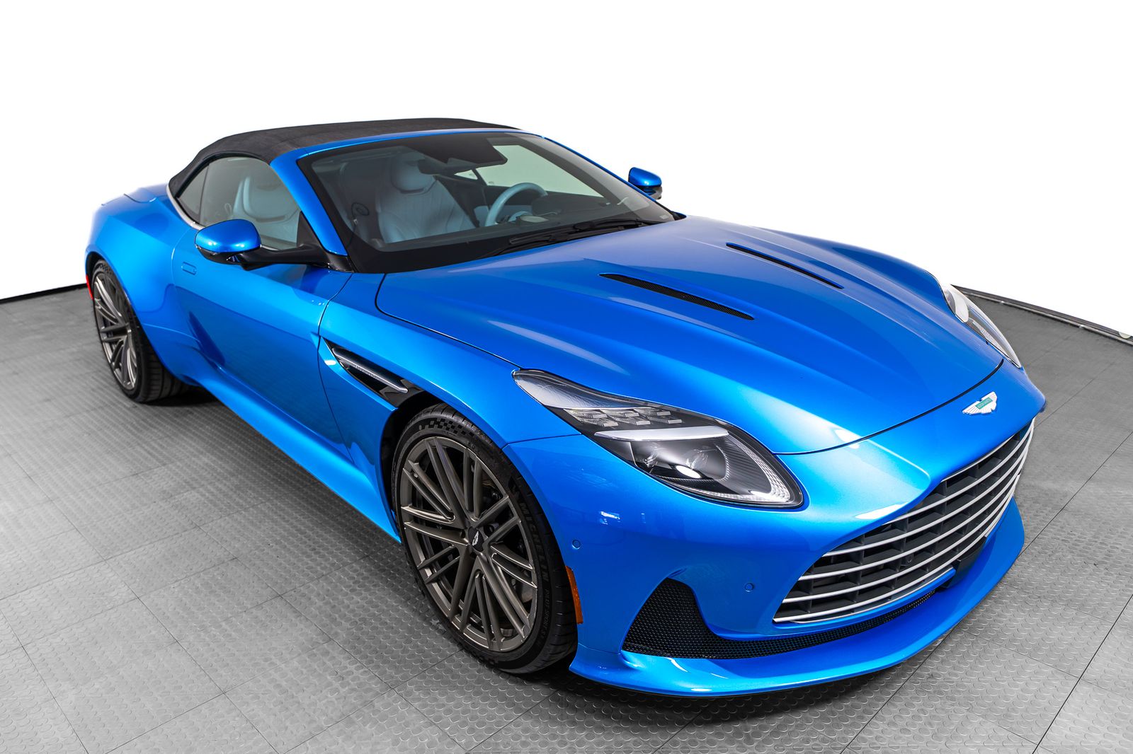 2024 Aston Martin DB12 Volante — foto completa 4 de 55