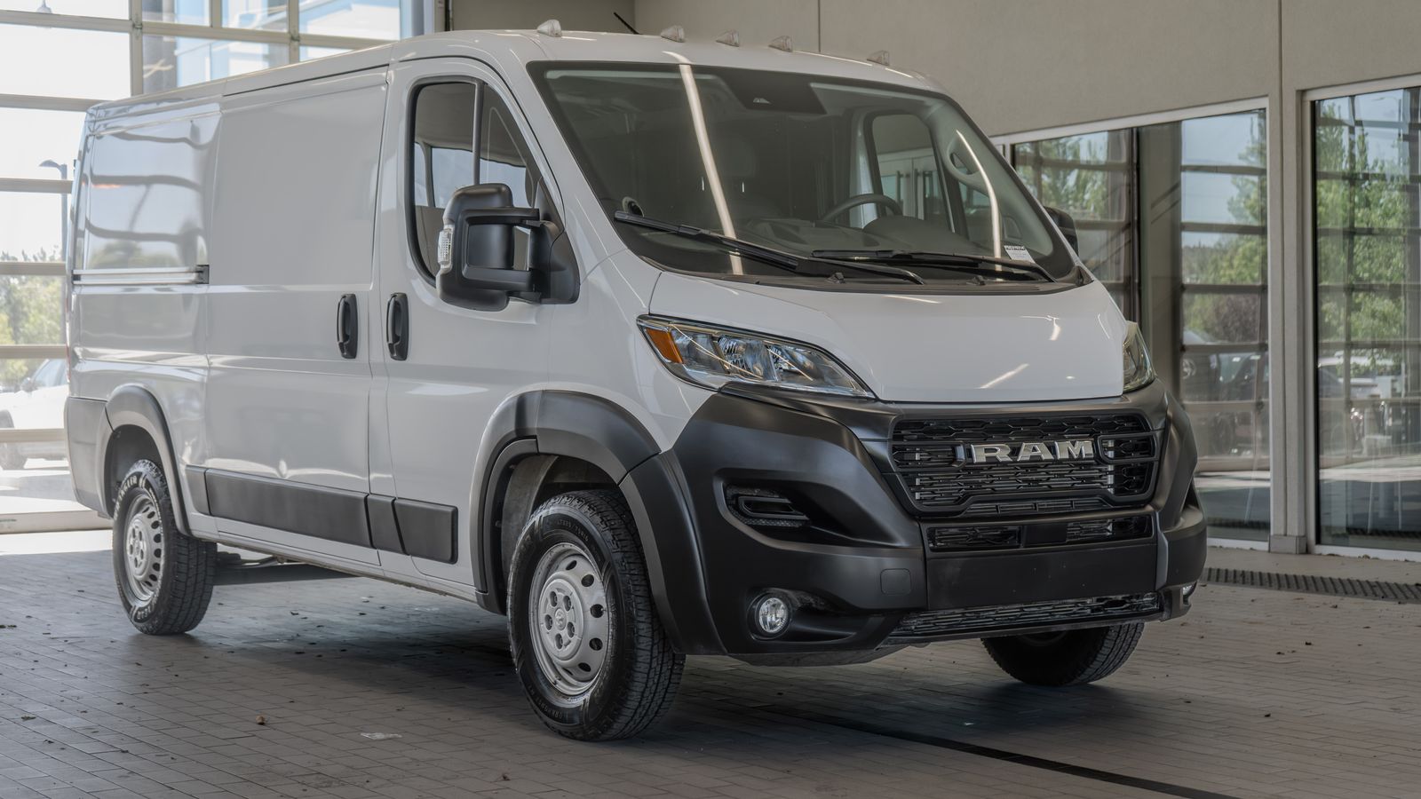 2025 Ram ProMaster 2500 Base — foto completa 21 de 33