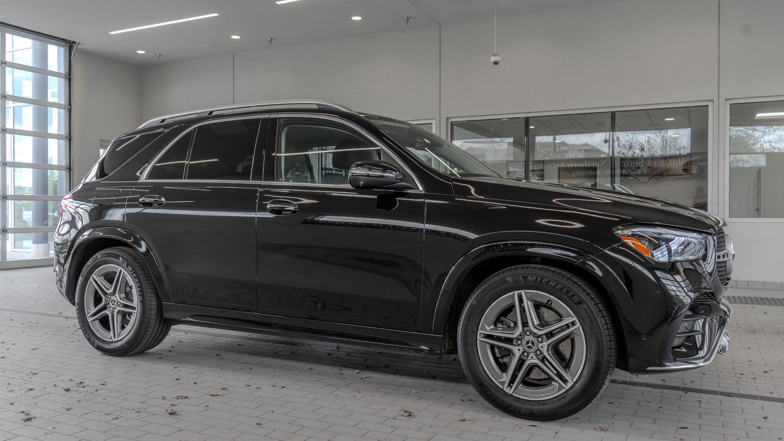 2025 Mercedes-Benz GLE GLE 450 — full photo 12 of 34