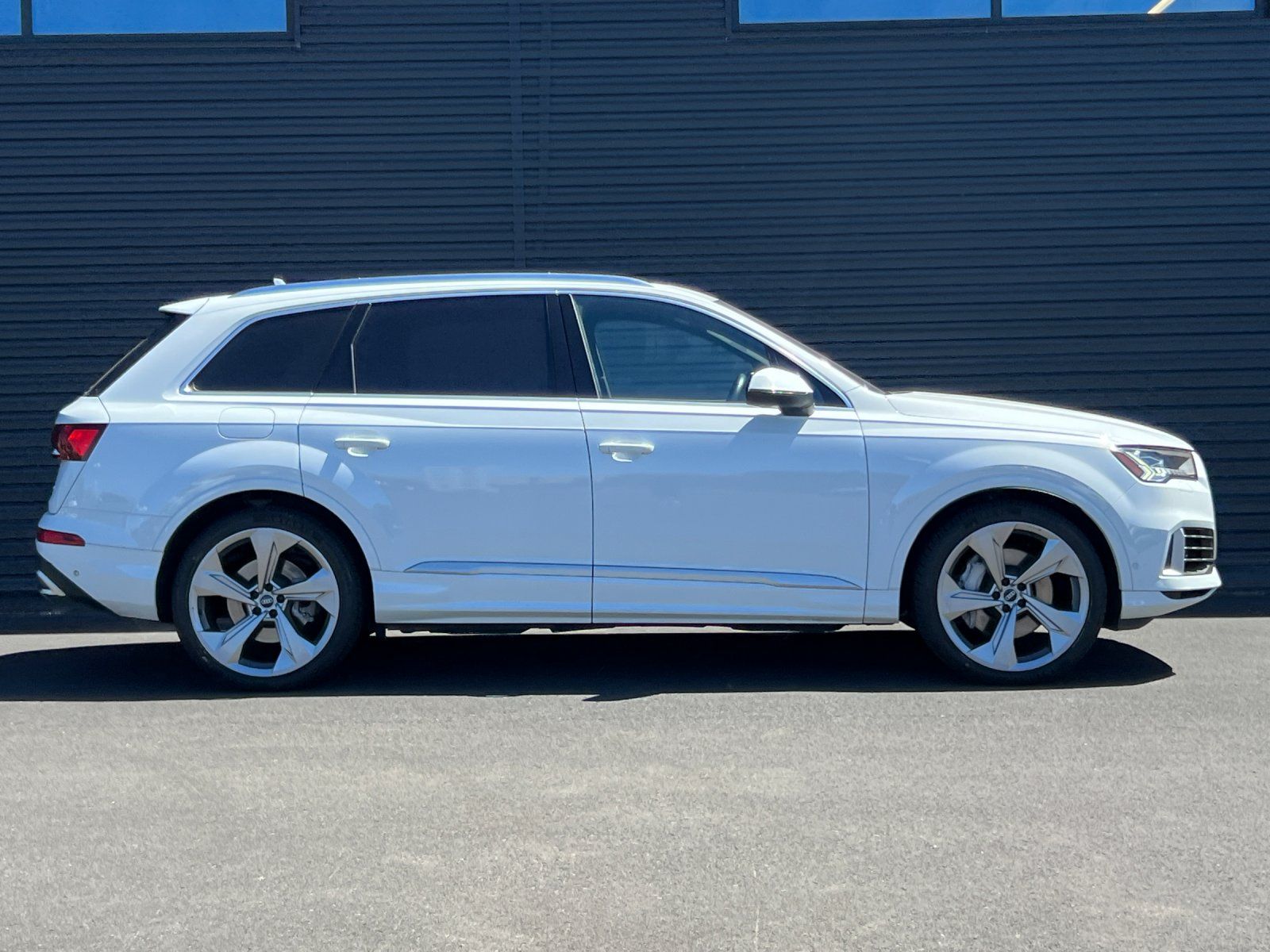 2021 Audi Q7 55 Prestige — full photo 9 of 30