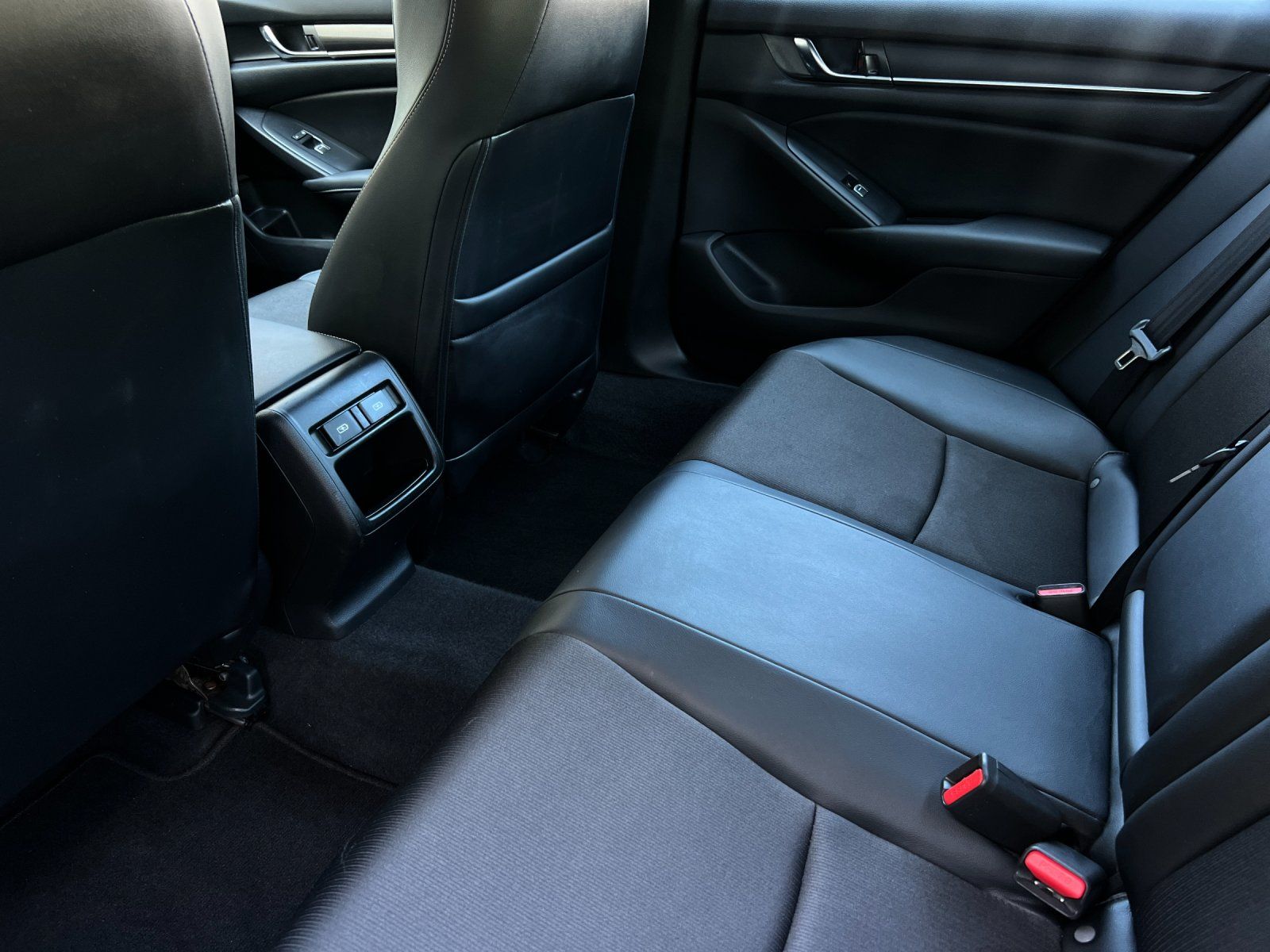 2022 Honda Accord Sport — foto completa 11 de 26