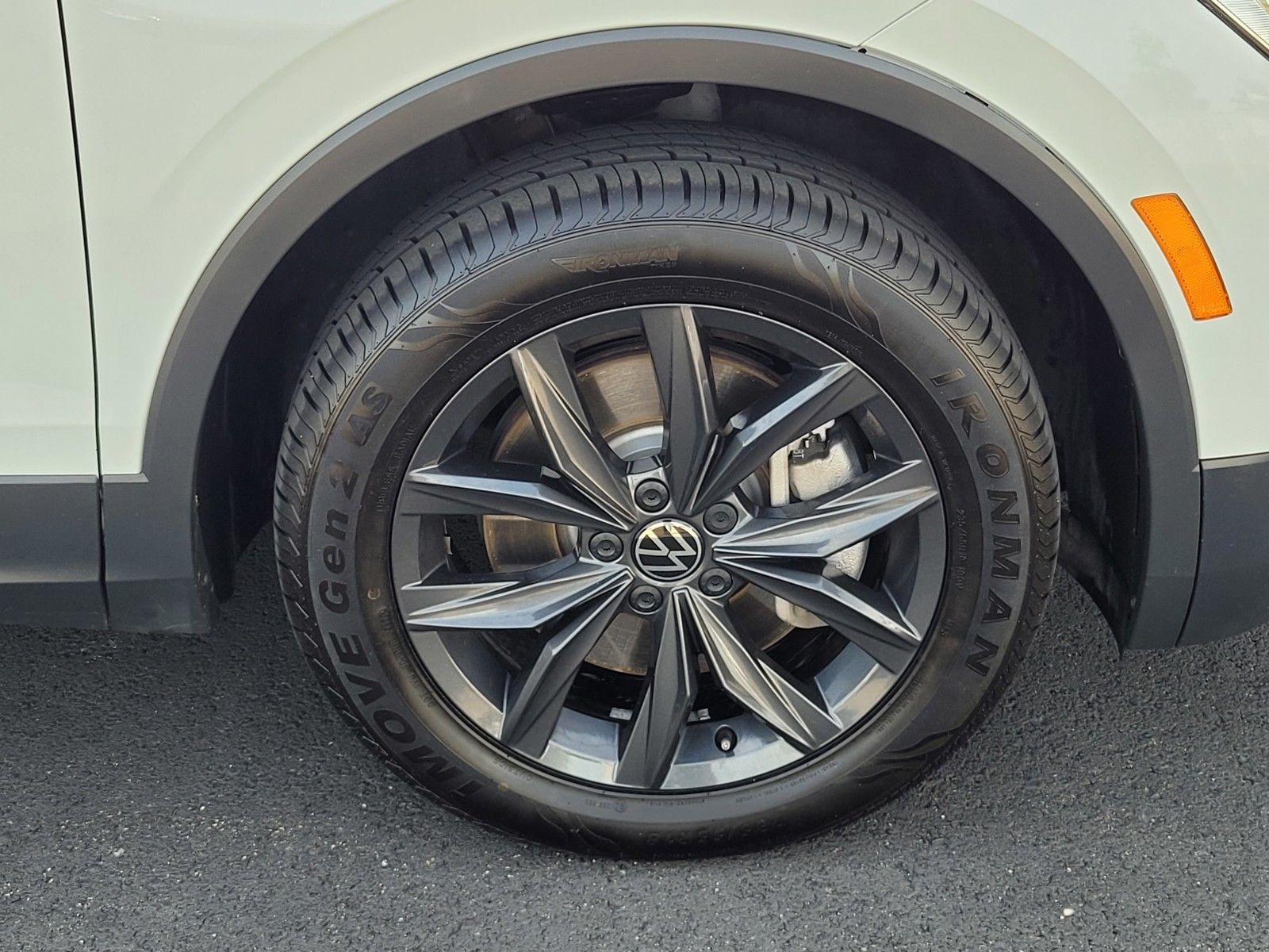 2024 Volkswagen Tiguan 2.0T SE — foto completa 11 de 45
