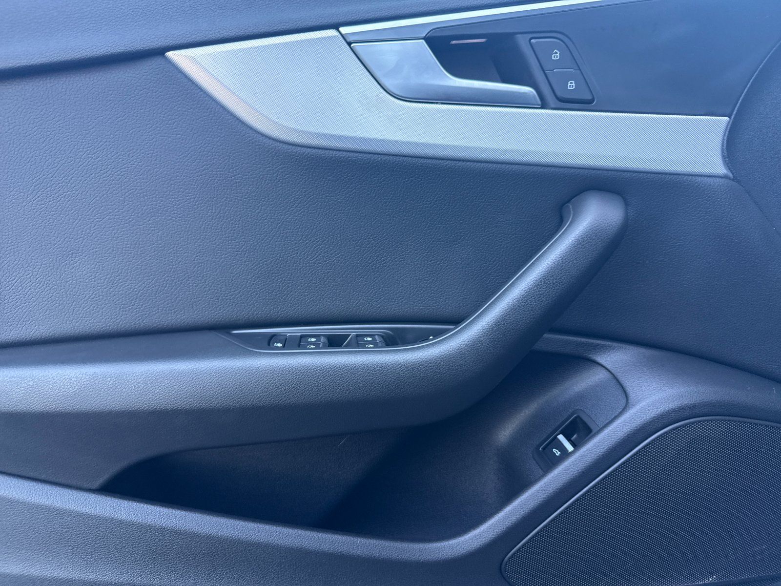 2018 Audi A4 2.0T Premium — foto completa 10 de 26