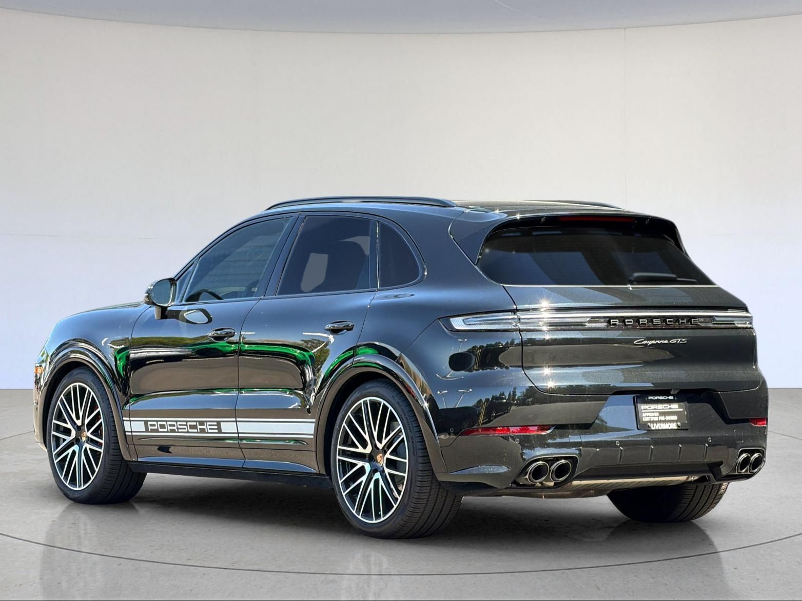 2026 Porsche Cayenne GTS — full photo 4 of 27