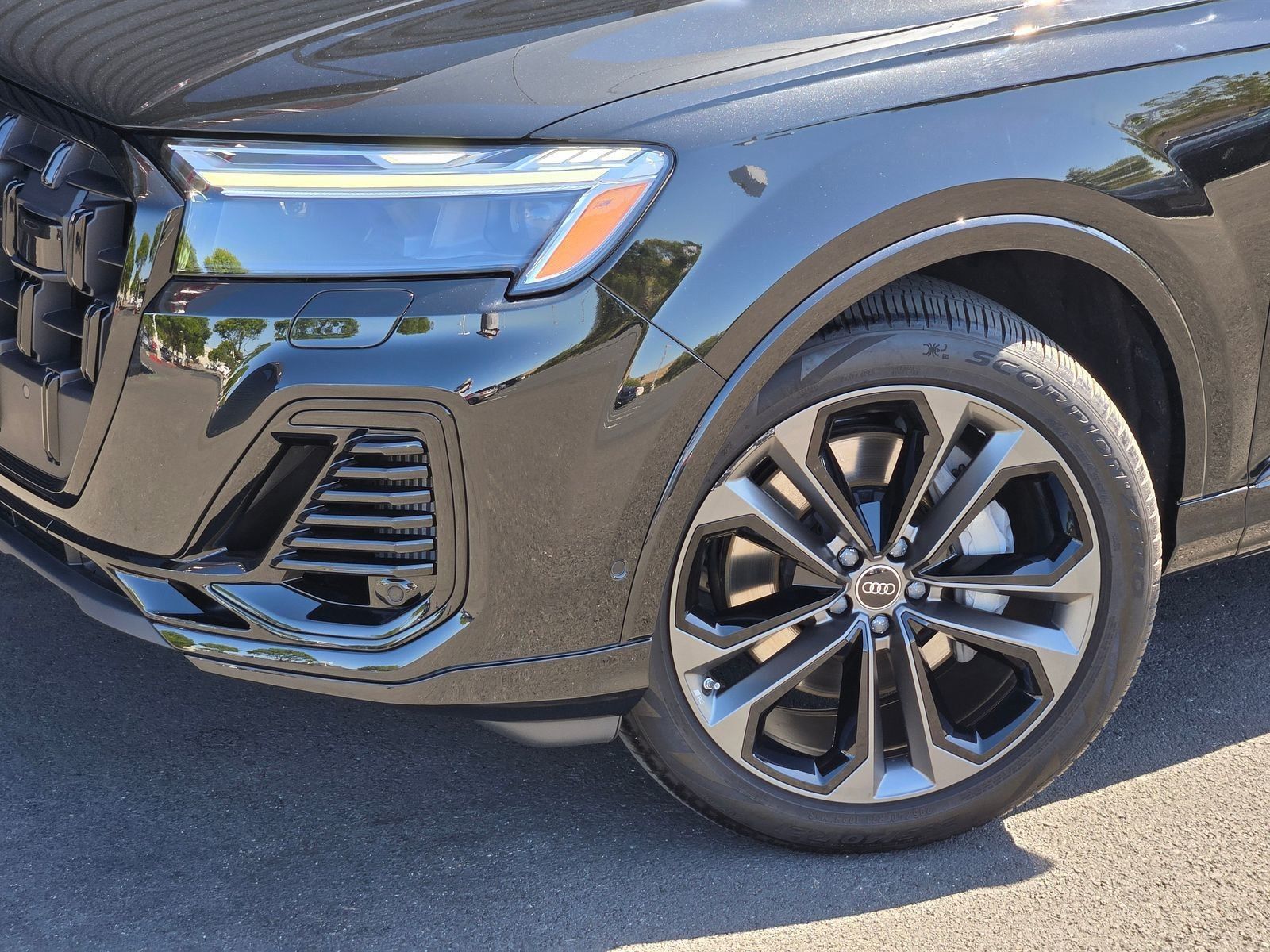 2025 Audi Q7 55 Premium Plus — foto completa 9 de 45