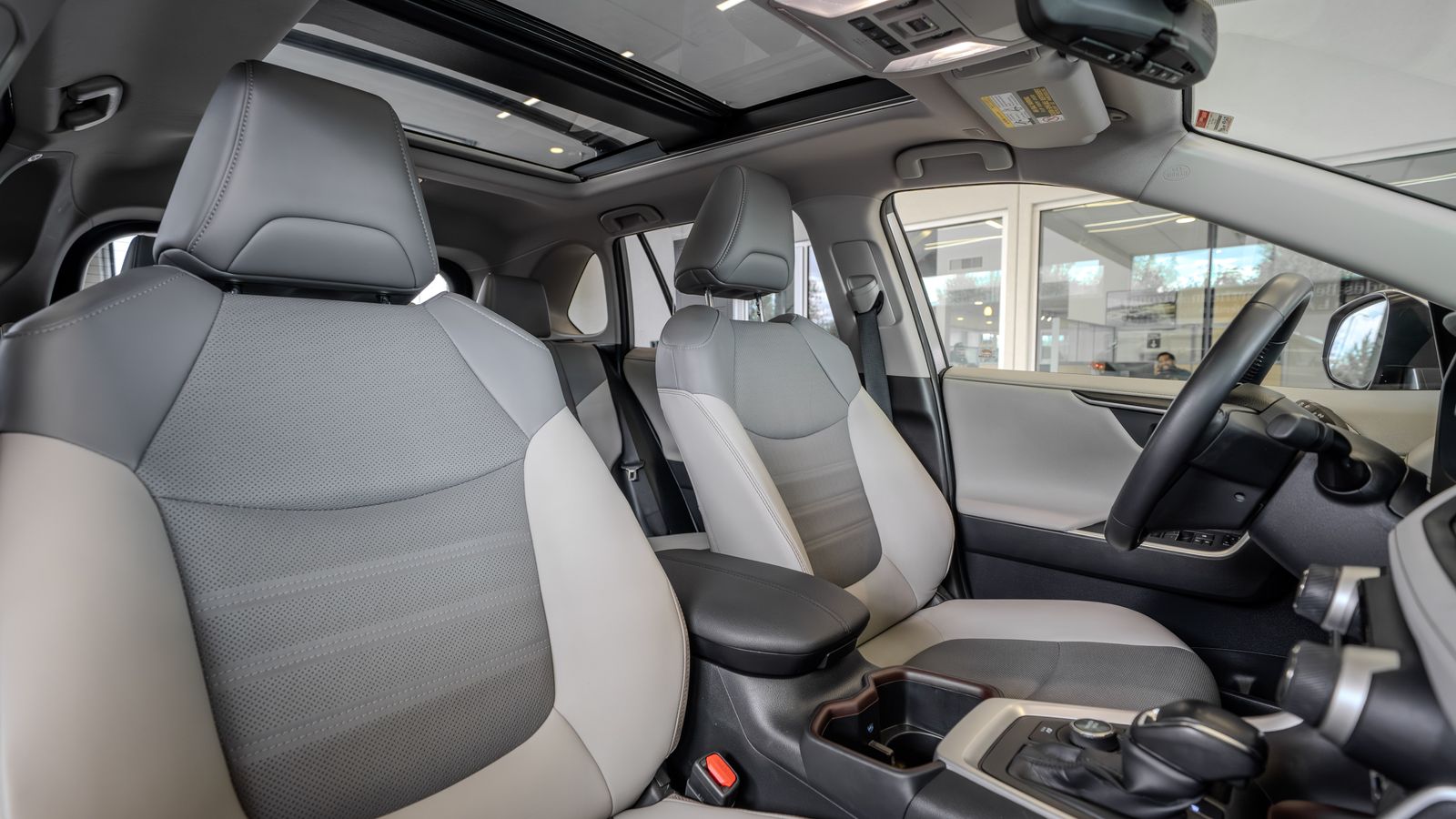 2024 Toyota RAV4 Hybrid Limited — foto completa 32 de 35