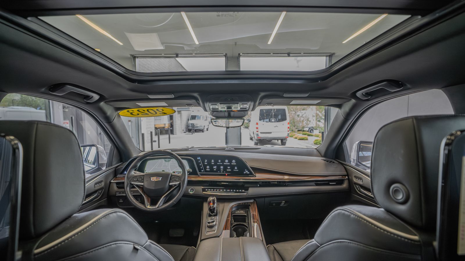 2023 Cadillac Escalade Premium Luxury — foto completa 27 de 35