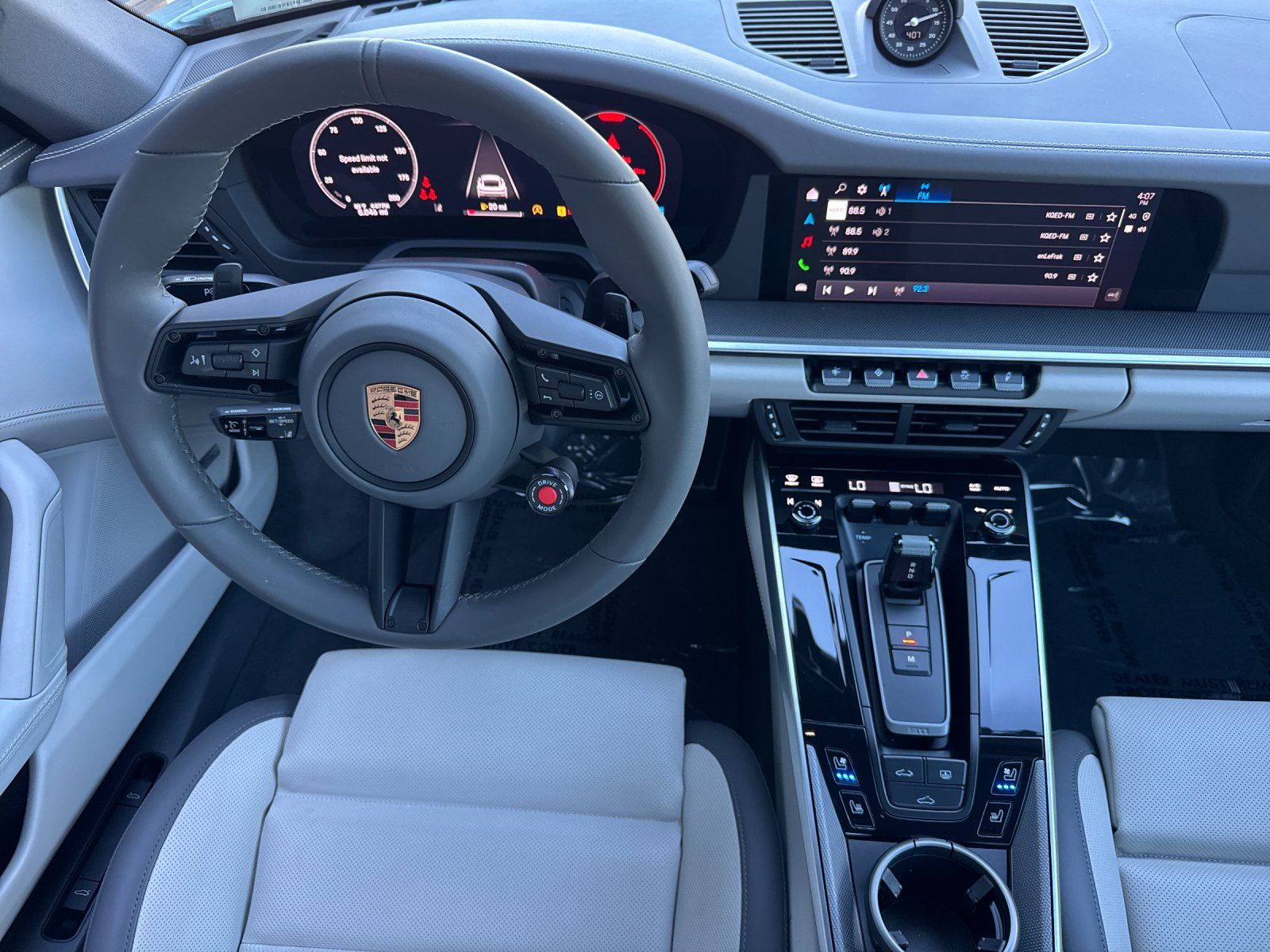 2026 Porsche 911 Carrera — full photo 15 of 29