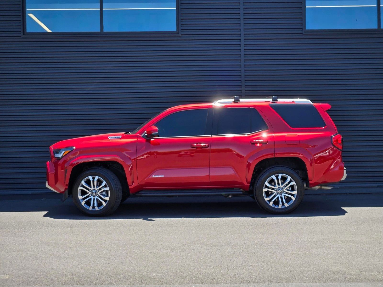 2026 Toyota 4Runner i-FORCE MAX Hybrid Limited — foto completa 3 de 45