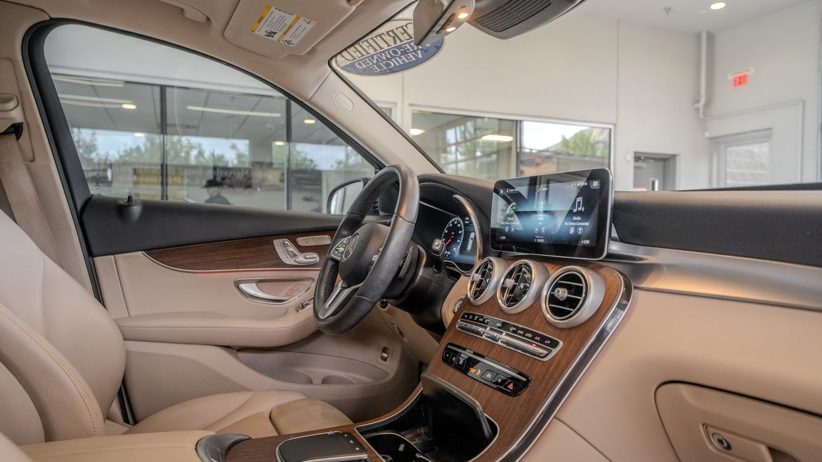 2022 Mercedes-Benz GLC GLC 300 — full photo 18 of 35