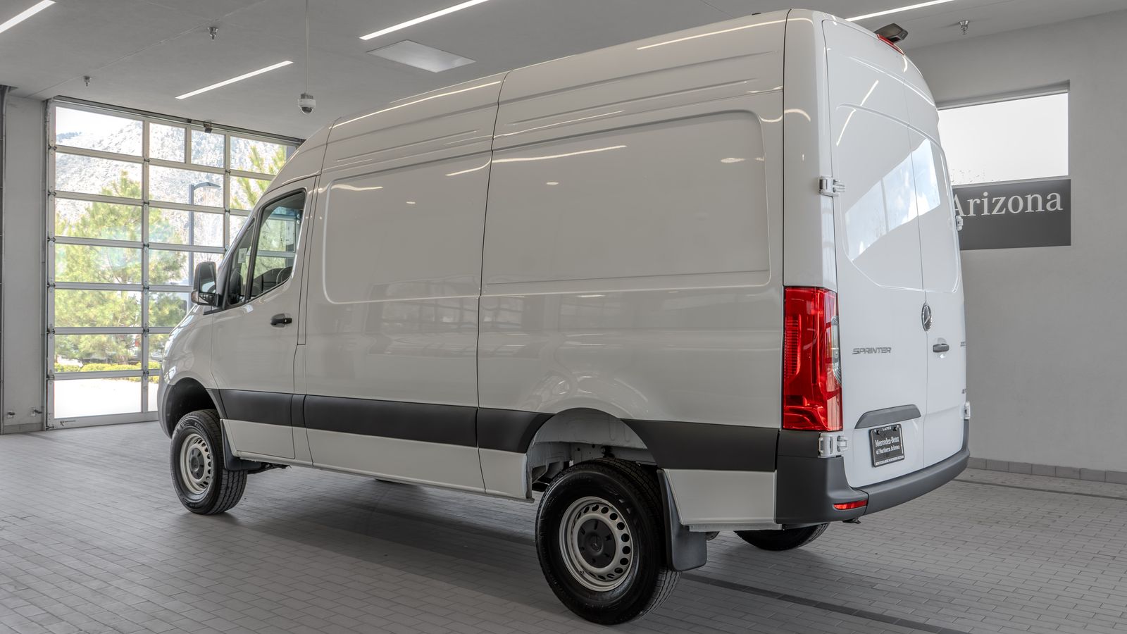 2025 Mercedes-Benz Sprinter 2500 Cargo 144 WB — foto completa 13 de 35