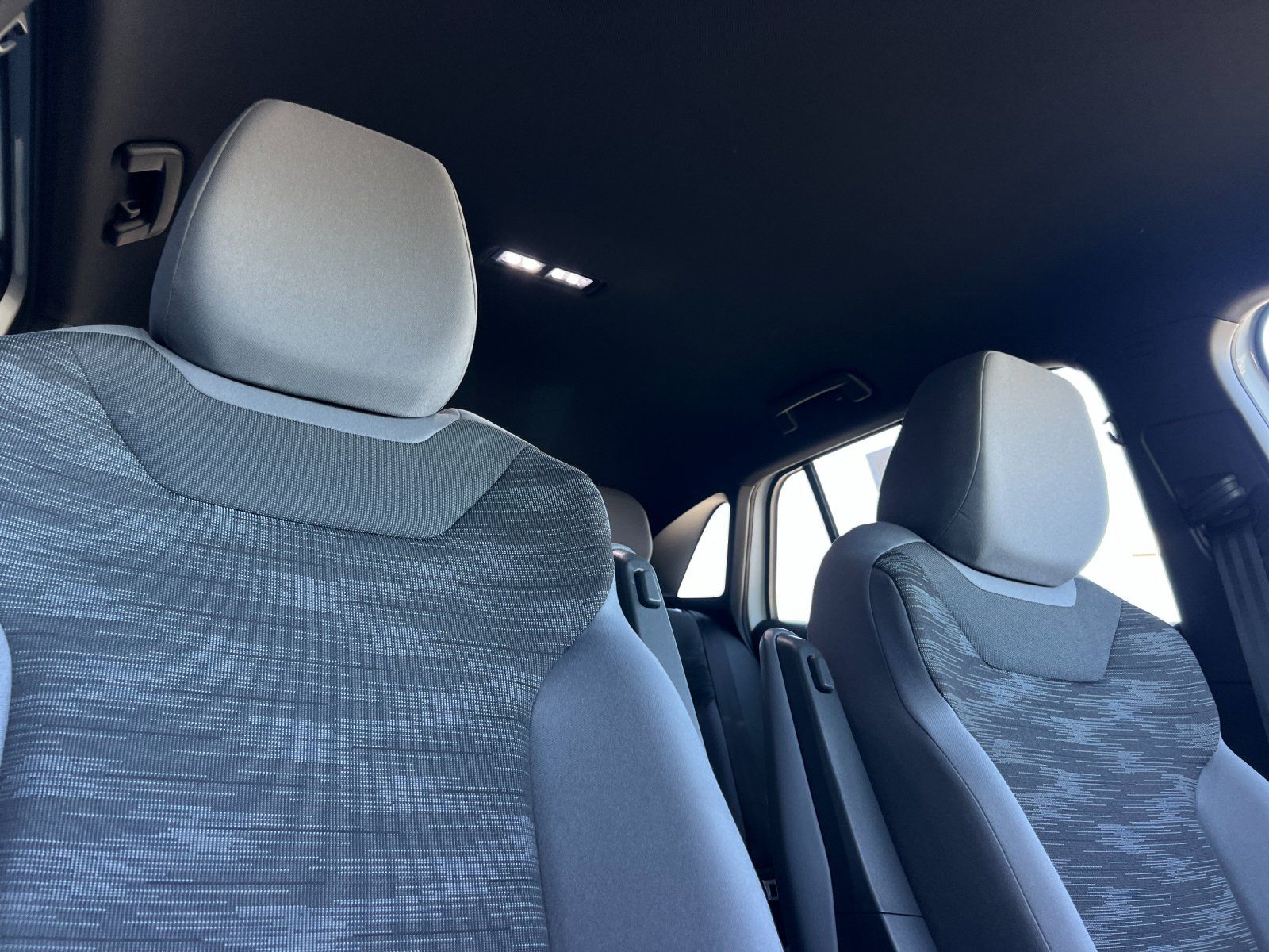 2022 Volkswagen ID.4 Pro — foto completa 17 de 28