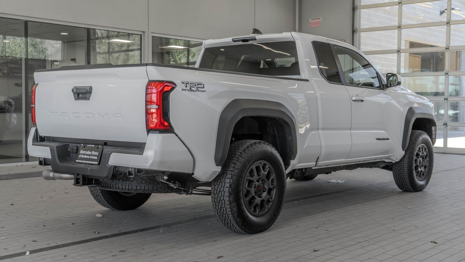 2025 Toyota Tacoma PreRunner — foto completa 25 de 29