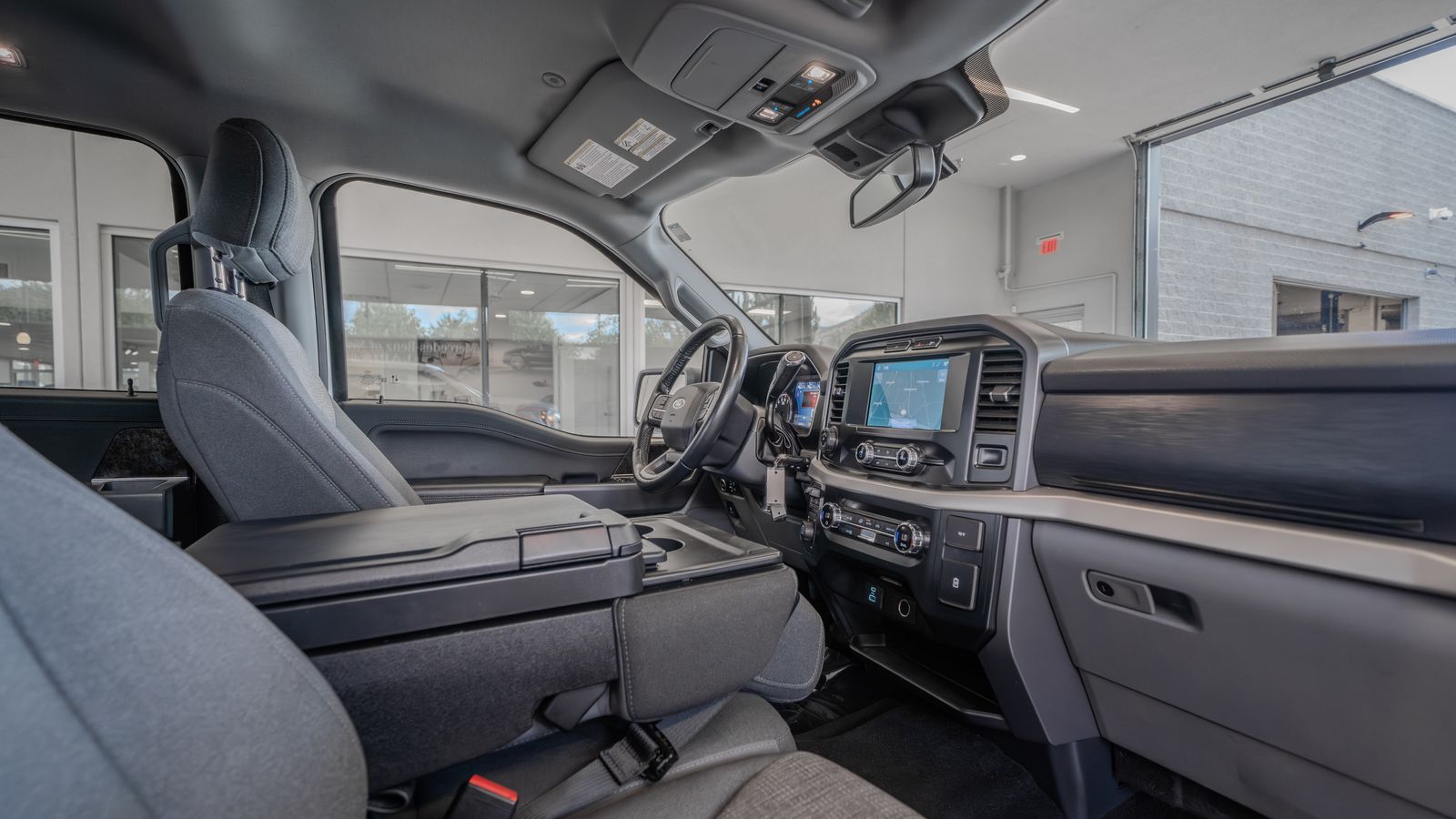 2021 Ford F-150 XLT — foto completa 17 de 35