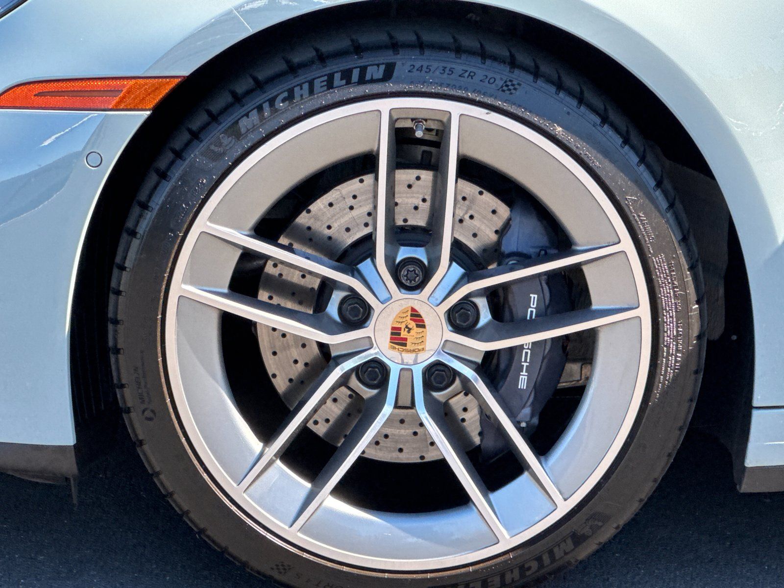 2026 Porsche 911 Carrera — full photo 26 of 28