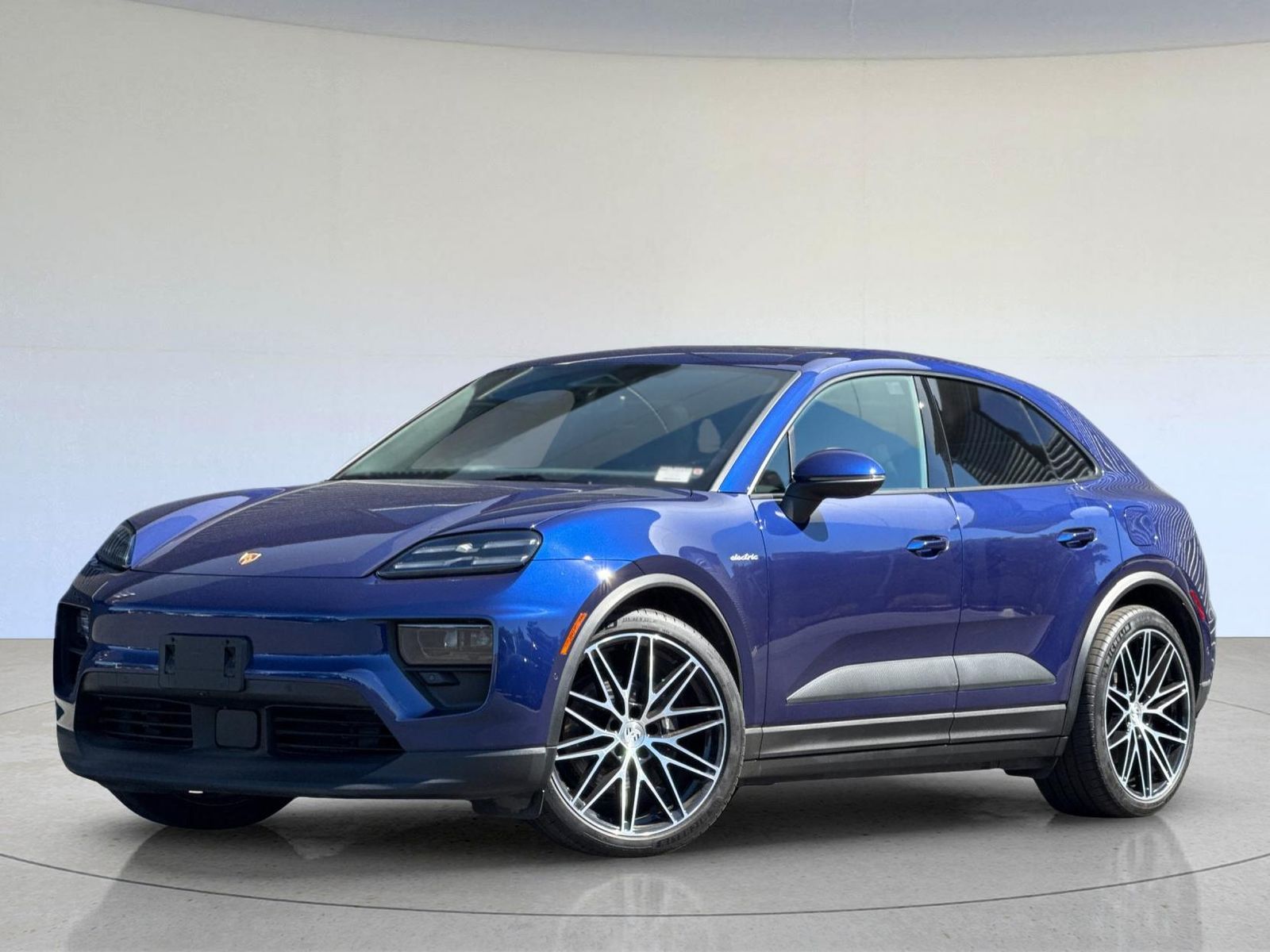 2025 Porsche Macan Electric 4 — foto completa 2 de 29