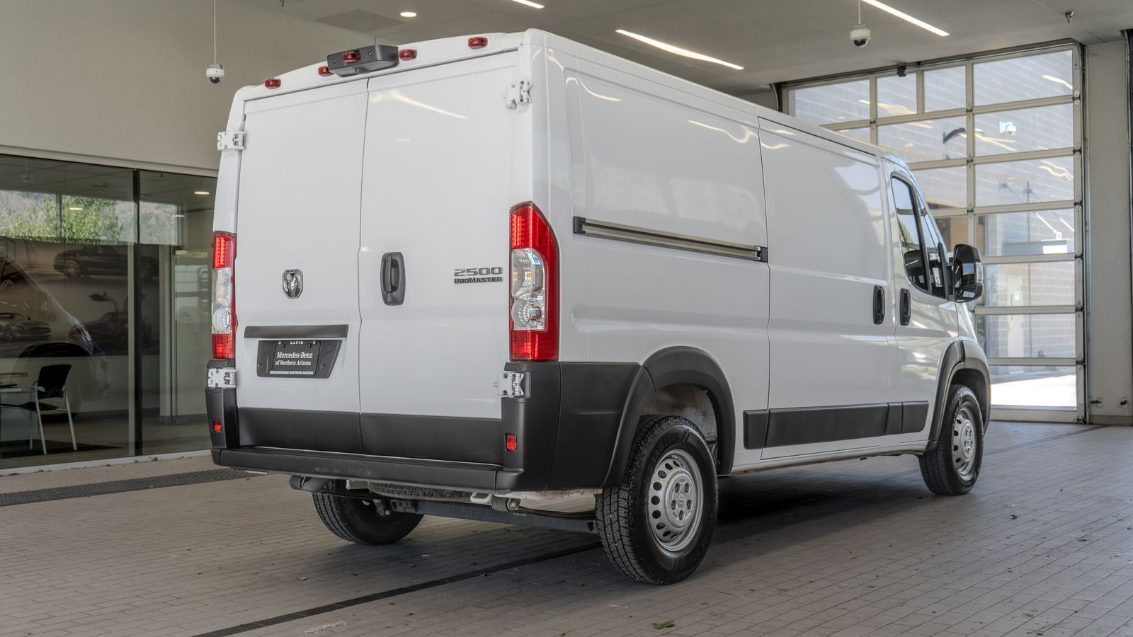 2025 Ram ProMaster 2500 Base — foto completa 28 de 33