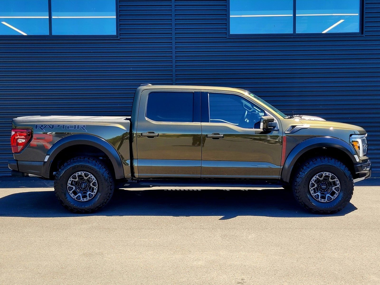 2024 Ford F-150 Raptor — foto completa 7 de 46