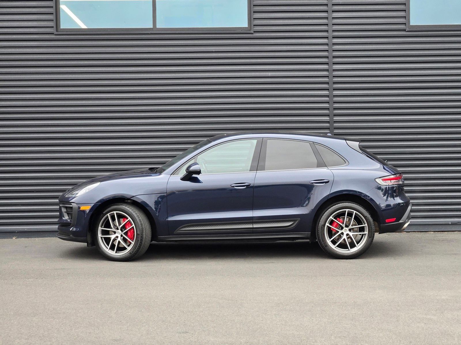 2022 Porsche Macan S — full photo 3 of 45