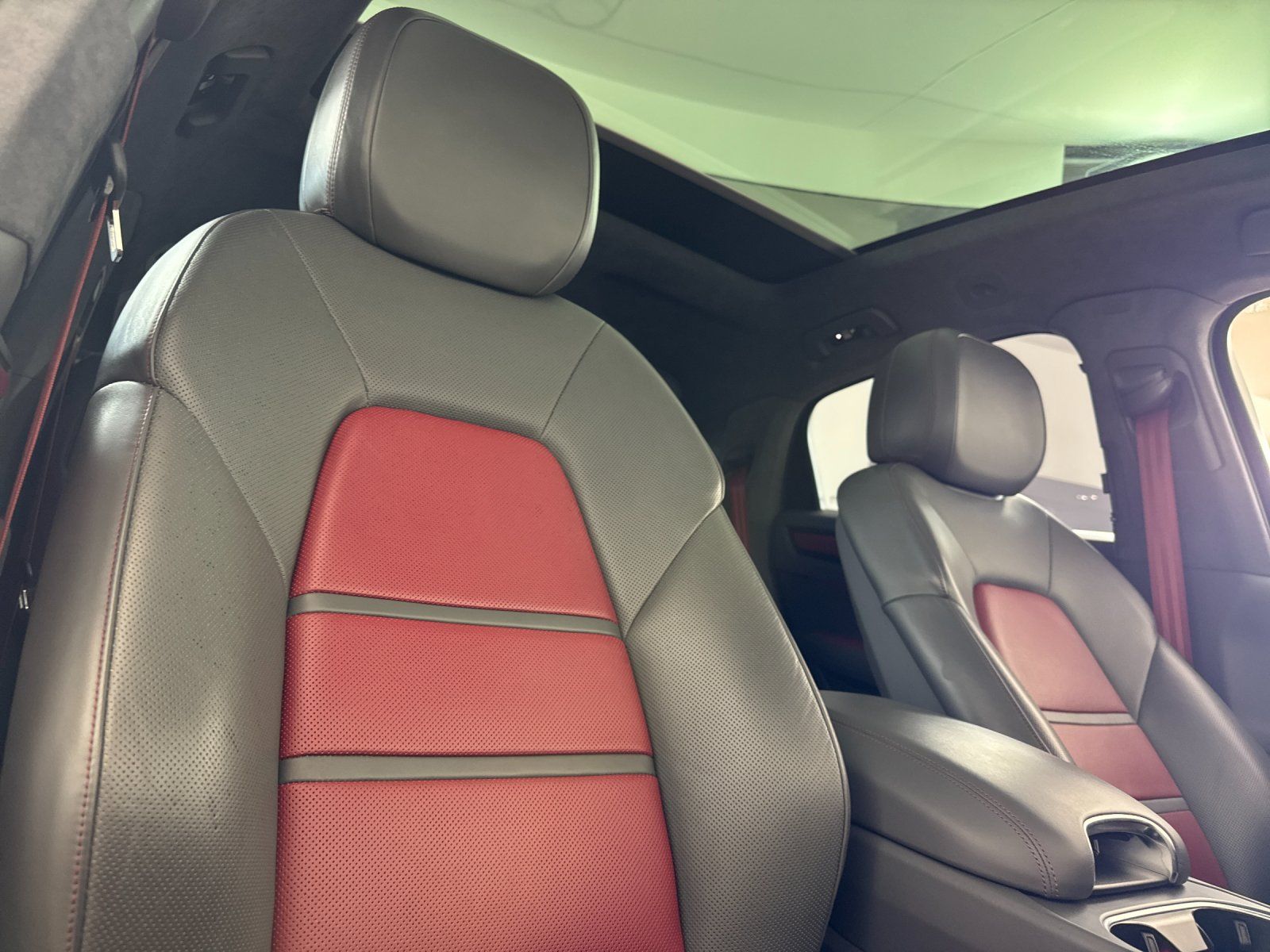2021 Porsche Cayenne Coupe GTS — foto completa 17 de 29