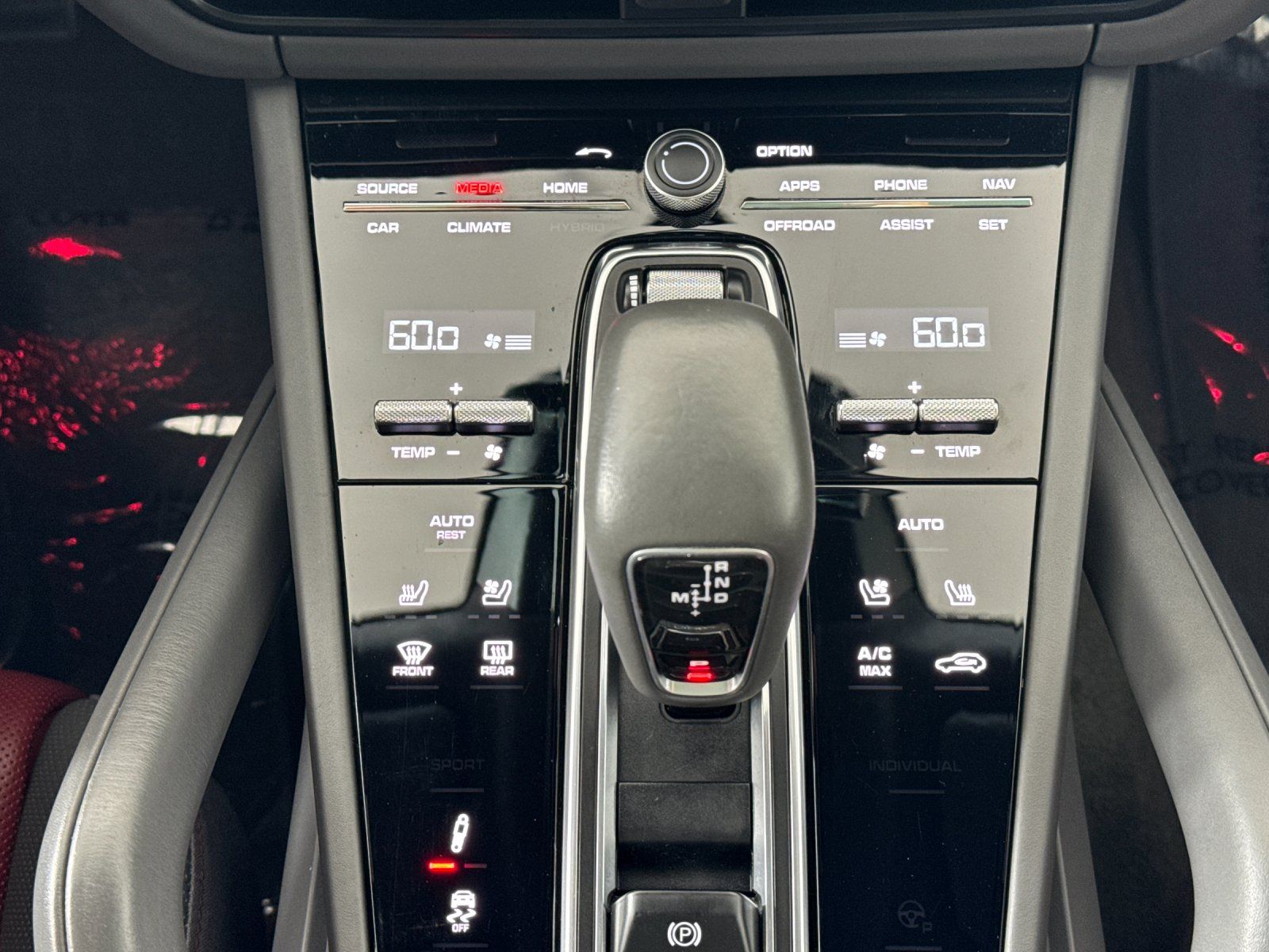2021 Porsche Cayenne Coupe GTS — foto completa 21 de 29