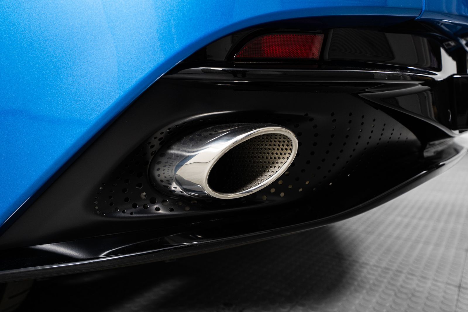2024 Aston Martin DB12 Volante — foto completa 32 de 55