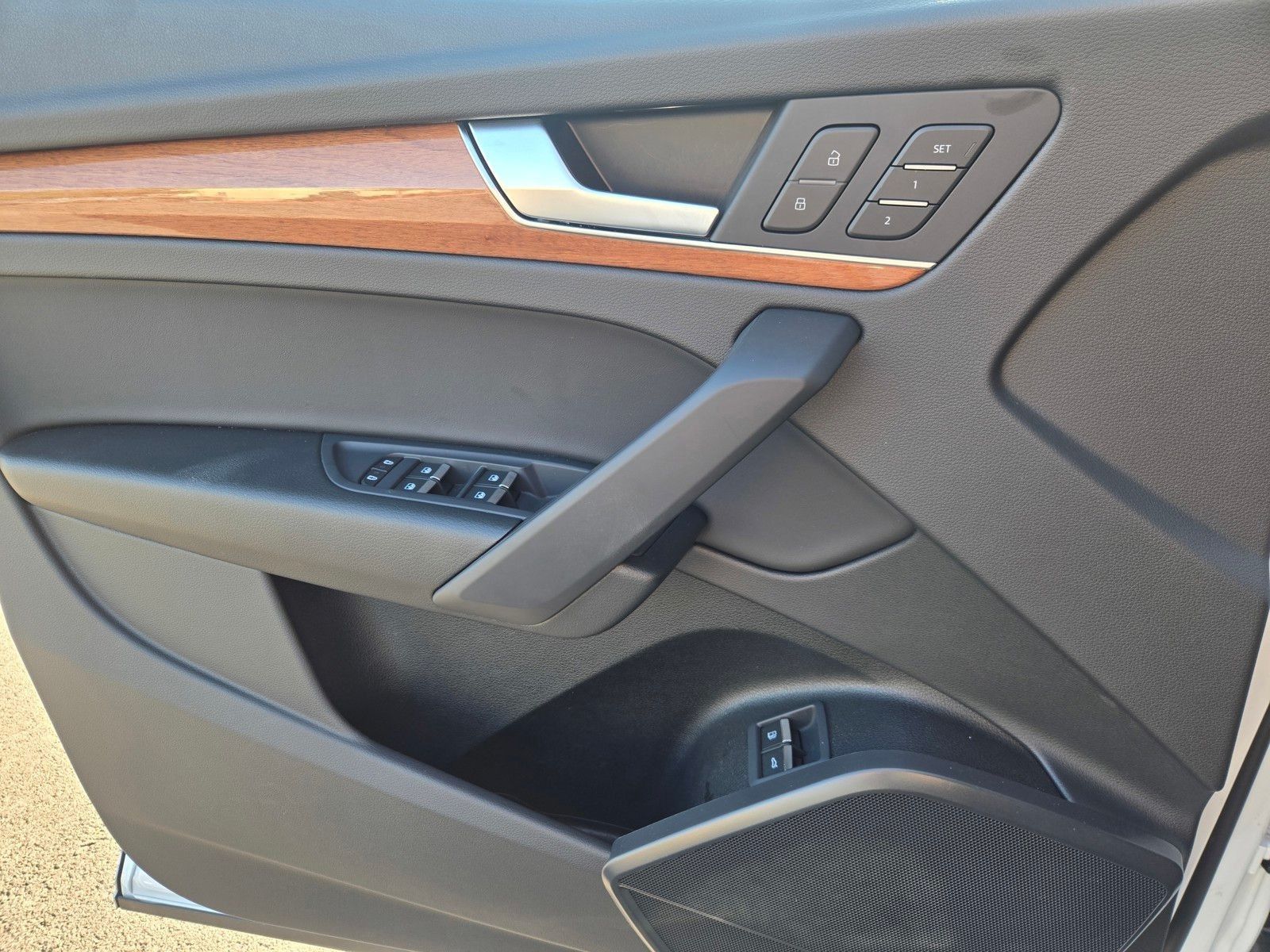 2024 Audi Q5 e 55 Premium — foto completa 17 de 45