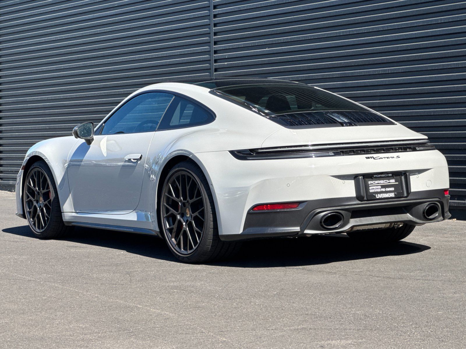 2025 Porsche 911 Carrera S — full photo 2 of 28