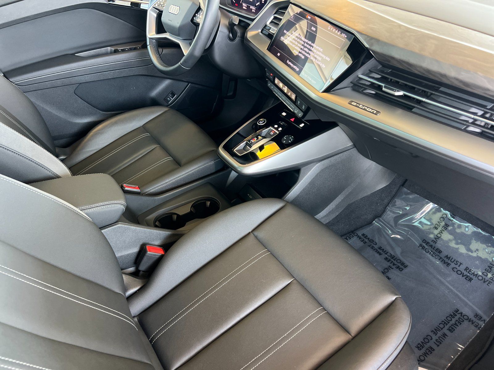 2023 Audi Q4 e-tron Premium — foto completa 16 de 28