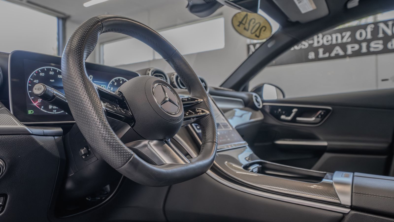 2024 Mercedes-Benz GLC GLC 300 Coupe — foto completa 7 de 35