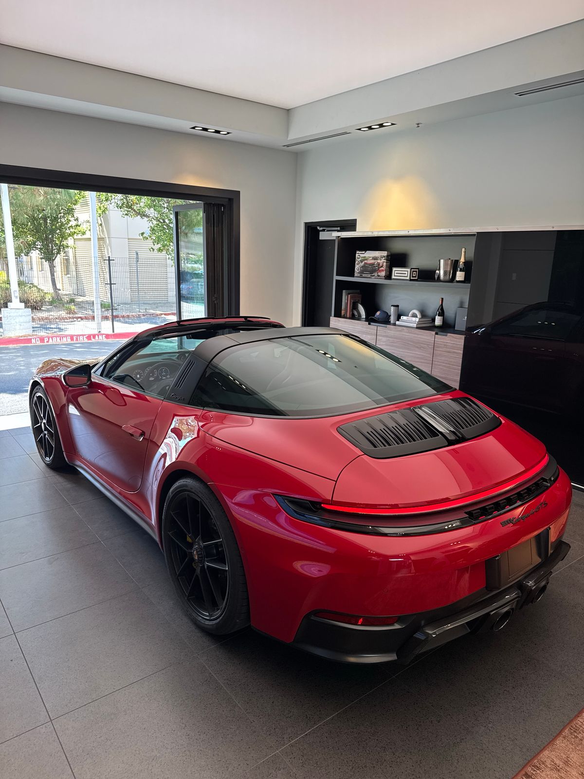 2026 Porsche 911 Targa 4 GTS — foto completa 8 de 12
