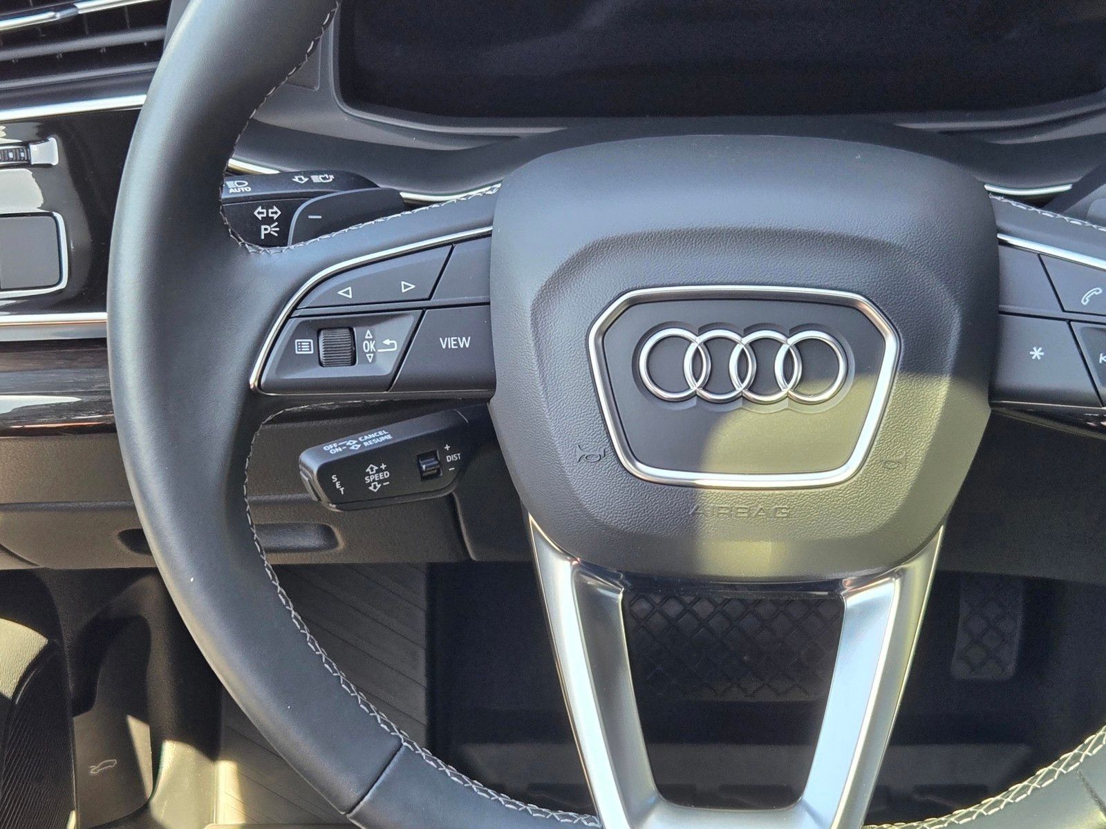 2025 Audi Q7 55 Premium Plus — foto completa 15 de 45