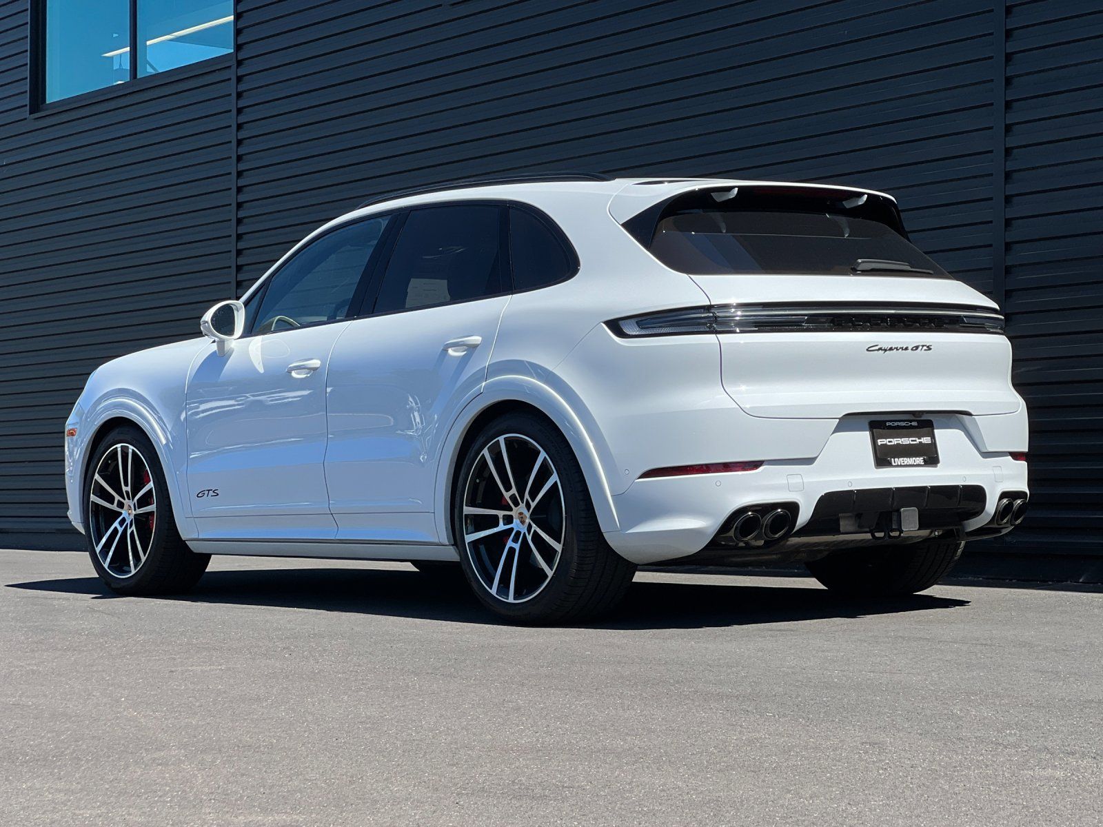 2026 Porsche Cayenne GTS — full photo 3 of 29