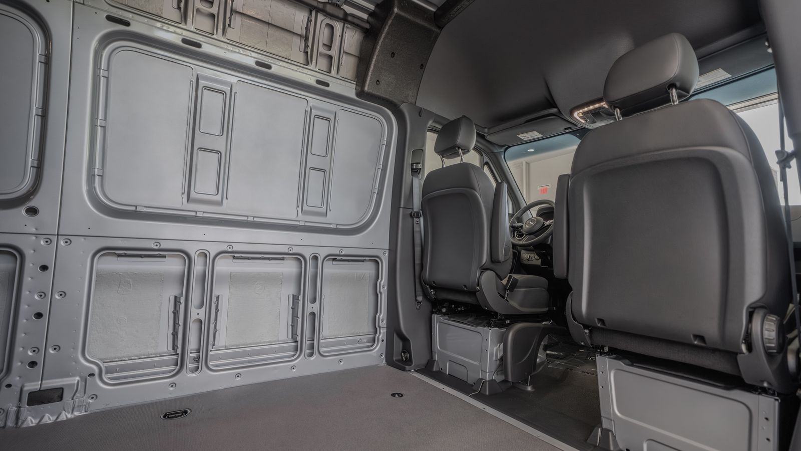 2025 Mercedes-Benz Sprinter 2500 Cargo 170 WB — foto completa 28 de 36