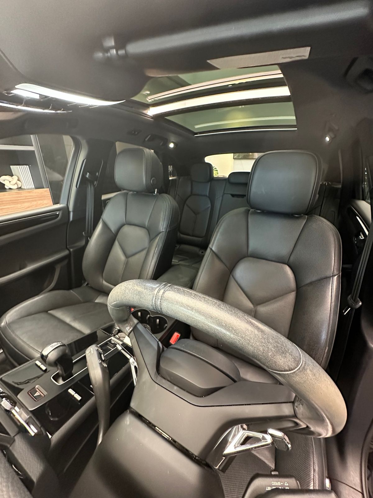 2023 Porsche Macan S — full photo 10 of 13