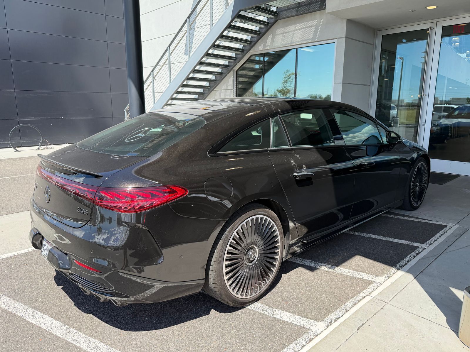 2024 Mercedes-Benz AMG® EQS — foto completa 3 de 6