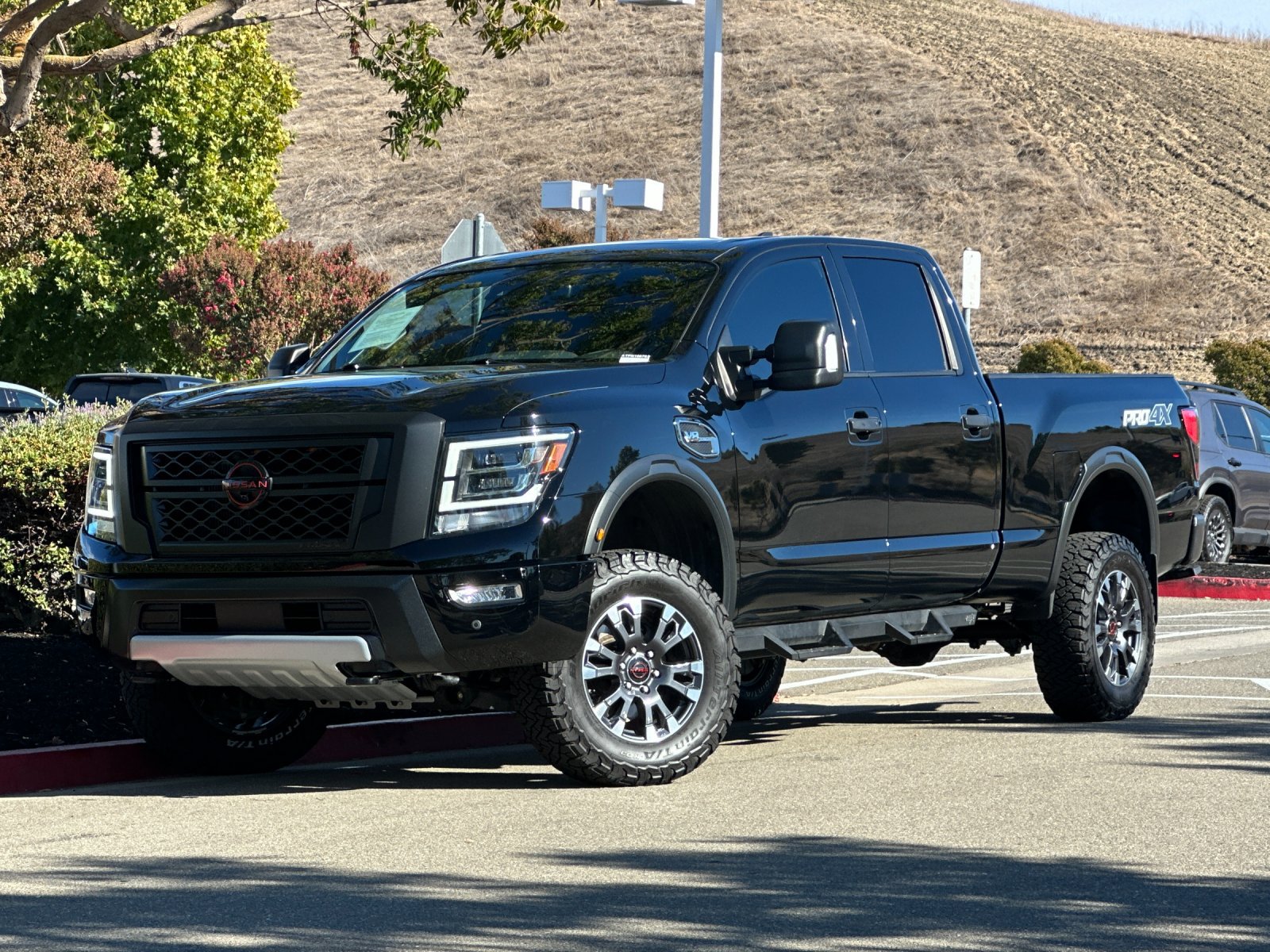 2023 Nissan Titan XD PRO-4X — foto 1 de 26