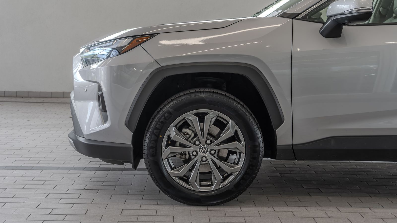 2024 Toyota RAV4 Hybrid Limited — foto completa 4 de 35