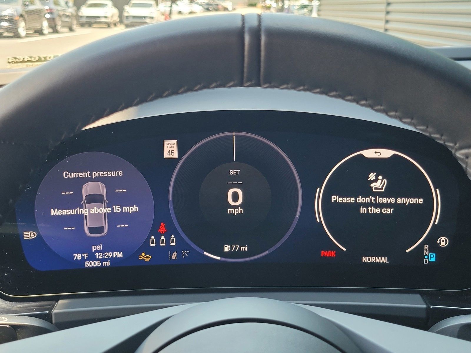 2025 Porsche Macan Electric Base — foto completa 26 de 28