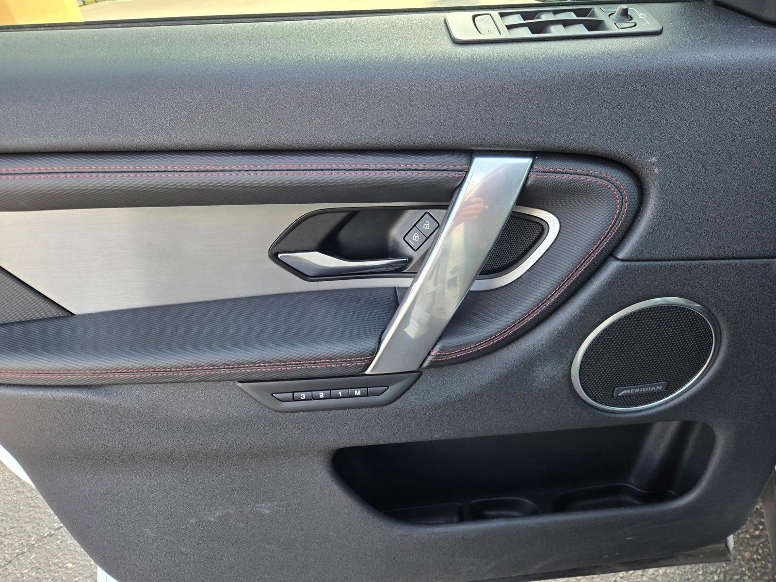 2023 Land Rover Discovery Sport SE R-Dynamic — foto completa 17 de 45