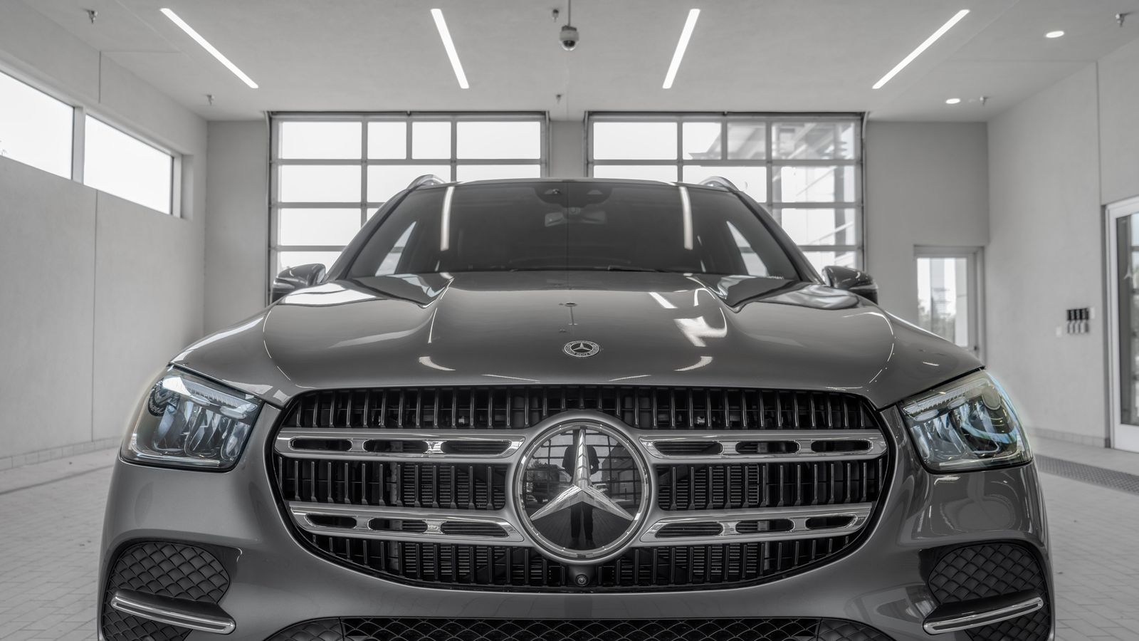 2025 Mercedes-Benz GLE GLE 450e — full photo 23 of 35