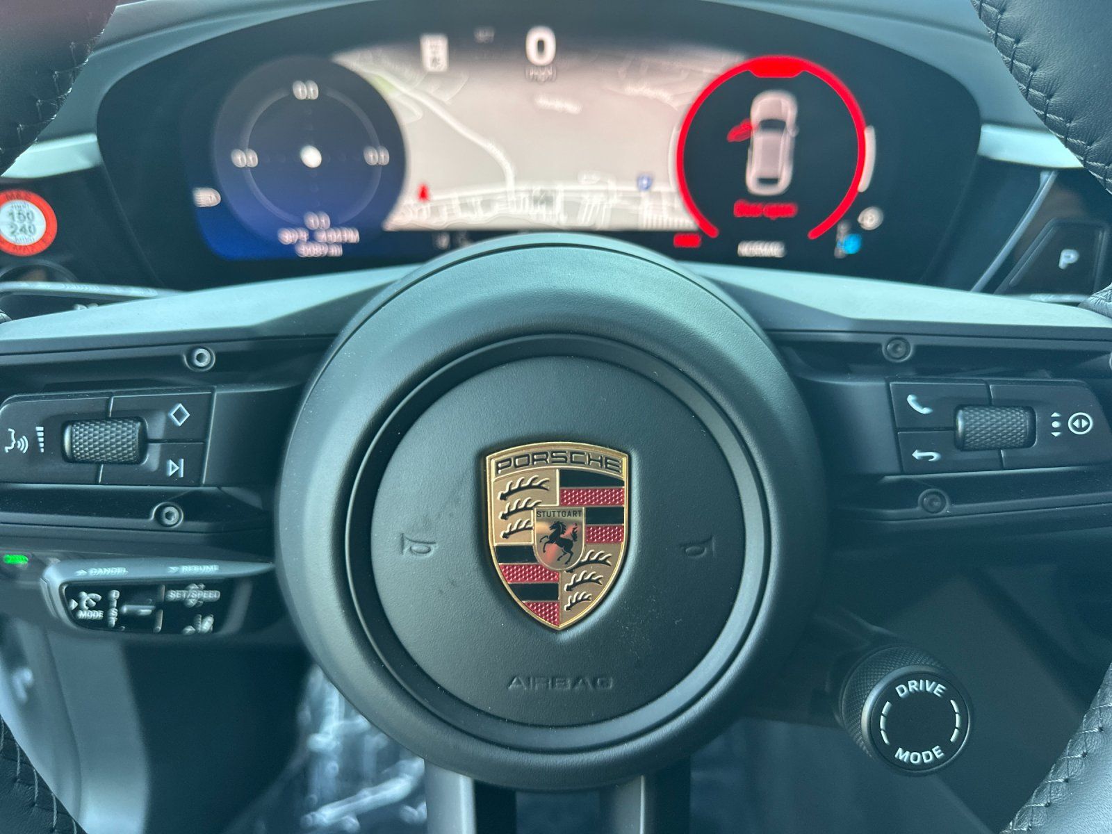 2025 Porsche Macan Electric Base — full photo 24 of 29