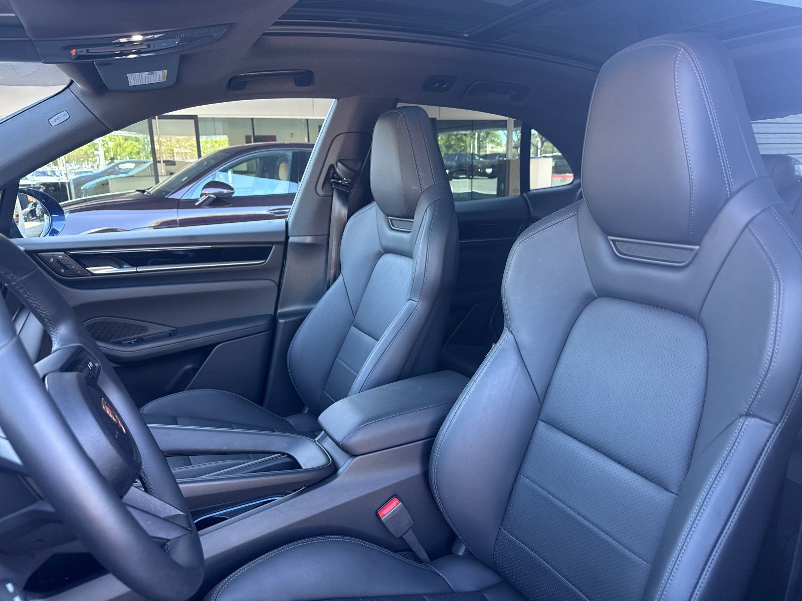 2025 Porsche Macan Electric 4 — foto completa 5 de 28